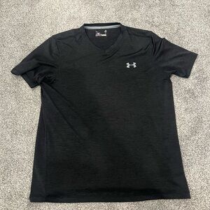 Black under armor, medium dry fit T-shirt